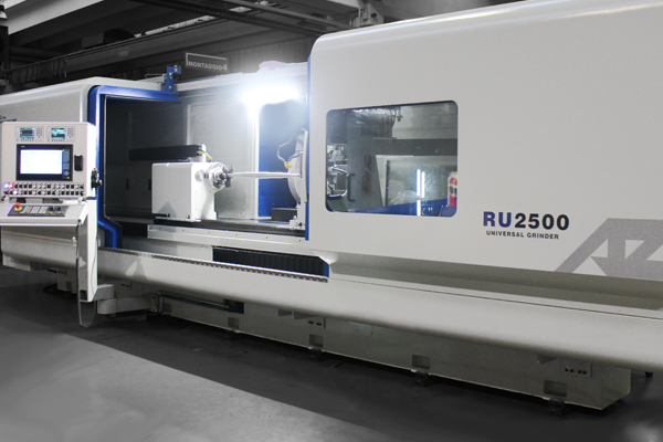 RU2500 CNC Universal grinding machines, table moves